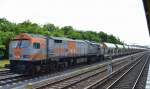 hvle V330.3 (250 011-4) mit langem Ganzzug Schüttgutwagen abfahrbereit Gbf.