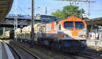 hvle Tiger V330.8 (250 009-8) mit SChüttgutwagenzug am 17.07.17 Durchfahrt Bf.