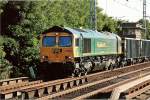 Die polnische FPL 66001 (92 51 3650 000-4 PL-FPL, EMD Bj.2006) am 04.06.08 mit firmeneigenen offenen G�terwagen Richtung Bernau in Berlin-Karow.