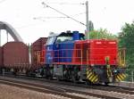 Interessante Lok am Ende eines Leerzuges Rungenwagen f�r Holztransaporte gezogen von der HLG Lok 185 510-5, die ehemalige SBB Cargo Lok, eine MaK G 1000BB (92 80 1271 005-1 D, VL Bj.2003)) ist jetzt von der HLG angemietet, gesichtet am 12.05.11 in Berlin-Pankow.