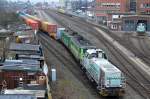 BEHALA Lok 277 406-5 rangiert den bereits geteilten Containerzug mit den beiden EGP Loks 142 118-9 + 142 150-2 auf das Abstell- und Rangiergelände am Berliner Westhafen, 23.02.15