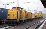 92 80 1293 011-3 D-DGT  Lok 9  Umbau von ADtranz der DGT (DB Bahnbau Gruppe) am Ende des Gleisbauzuges gezogen von 293 007-1  Lok 1  am 16.01.12 Bhf.