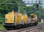 DB Bahnbau Gruppe/DGT mit Doppeltraktion 293 011-3 + 293 010-5 mit Schutzwagen und altem ex DR TAKRAF EDK 300/5 50 t Eisenbahnkran auf dem Berliner Innenring H�he Berlin Jungfernheide Richtung