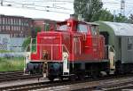 Railsystem Lok 363 666-9 (9880 3363 666-9 D-RPRS, MaK Bj.1959) mit Gleisbauzug am 27.06.13 Berlin-Springpfuhl.