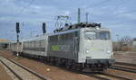 RailAdventure mit ihrer 139 558-1 und zwei ihrer Begleitwagen am 16.03.17 Durchfahrt Bf. Flughafen Berlin-Schönefeld.