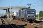 Doppeltraktion 143�r mit RBH 120/143 079-2 (91 80 6143 079-2 D-RBH) + m�glicherweise RBH 123? mit Kesselwagenzug am 24.05.12 Berlin-Pankow Richtung Innenstadt.