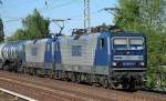 RBH Doppeltraktion mit 102/143 069-3 + 122/143 950-4 mit Kesselwagenzug Richtung Karower Kreuz Berlin, 15.05.13