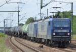 RBH Doppeltratrion 132/143 307-7 + 116/143 573-4 mit Kesselwagenzug Richtung Stendell am 18.07.15 Bhf.