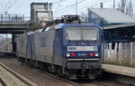 RBH 125/143 908-2 mit RBH 131/143 305-1 am Haken am 01.12.17 Berlin-Hohenschönhausen.