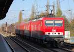 MEG 601 (91 80 6143 179-0 D-MEG, Bj.1986) + MEG 605 (91 80 6143 344-0 D-MEG, Bj.1988) Doppeltraktion mit einem gemischten G�terzug, 23.04.10 Berlin-Karow.