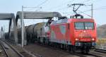 mkb 145-CL 013 (145 091-5) mit mkb V 19 (277 808-2)am Haken mit Kesselwagenzug am 05.11.14 Berlin-Pankow 
