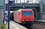 Die ehemals mit 145-CL 012 nummerierte Lok endlich mit ihrer Originalnummer auf der Front unterwegs, 145 090-7 jetzt aktuell an HSL vermietet mit Kesselwagenzug am 21.09.17 Durchfahrt Bf.