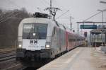 Hupac Lok ES 64 U2-100 f�r ODEG mit dem RE4 nach Ludwigsfelde, 18.12.12 Bhf.