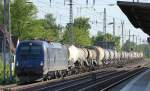 mgw Service 183 500 mit Gnazzug Knickkesselwagen (Kreideschlamm) Richtung Bernau, 15.05.13 Berlin-Karow.