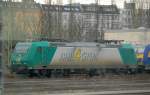 R4C Lok 185 533-7 (91 80 6185 533-7 D-VC, Bombadier Bj.2004) stand heute mit der InterConnex Lok  146 522-8 abgestellt gegen�ber dem Berliner Westhafen, 19.01.11 Berlin-Beusselstr.