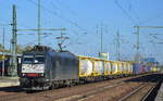 MRCE Dispolok 185 554-3 für NIAG? (unwahrscheinlich), vielleicht DB Cargo? mit Containerzug am 16.10.17 Bf.