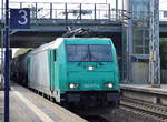 IGE 185 577-4 mit Kesselwagenzug (leer) Richtung Stendell am 22.09.17 Durchfahrt Bf.