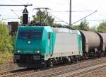 Alpha Trains Leasinglok HGK 185 575-8 (Bombardier Bj.2006) mit Heizoelkesselwagen Richtung Bernau, 27.07.10 Berlin-Blankenburg.