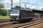 MRCE 185 552-7 (Bombardier Bj.2005) der DB auf Leerfahrt durch den Bhf.
