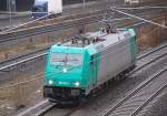 Erstaunt und �berrascht fuhr mir heute mitten in Berlin eine von der DB angemieteten Loks der Fa.