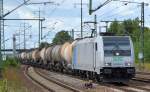 Railpool Mietlok 185 681-4 für SETG tätig mit Kesselwagenzug (Kreideschlamm) Richtung Schwedt bei der Durchfahrt Bhf.