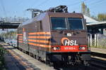 HSL 185 600-4 mit einem Leerzug für Nutzfahrzeug-Transporte am 29.09.17 Bf.