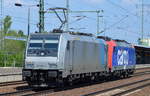 HSL mit Lokzug, Railpool-Lok 185 691-3 mit der Re 482 045-2 am Haken am 15.05.17 Bf.