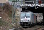 �berraschend fuhr Mittags die RAILPOOL Mietlok E186 272-1 der polnischen Fa.LOTOS (91 80 6186 272-1 D-Rpoll) mit Kesselwagenzug �ber den Innenring in Berlin Richtung Berlin-Lichtenberg, 19.04.13