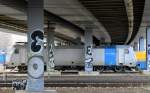 Reines Belegbild da man mal wieder eine Lok mitten unter der Berliner Putlitzbrücke abgestellt hat, diesmal pausierend die an HSL vermietete Railpool Lok 186 271-3 am 07.04.15 gegenüber dem