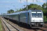 EN aus Moskau nach Paris mit Mietlok E 186 143-4 am 24.07.15 am späten Nachmittag in Berlin-Hirschgarten.