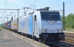 RTBC mit Railpoollok 186 422-2 und Containerzug am 04.08.15 Bhf.