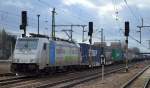 RTBC mit ihrer Railpoollok 186 421-4 und Containerzug am 23.02.16 Bhf.