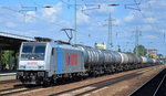 Nachdem dieser Kesselwagenzug der polnischen EVU LOTOS den Vormittag über in Berlin Grünau abgestellt war fuhr er zum frühen Nachmittag mit der Railppol Mietlok E 186 273-9 [NVR-Number: