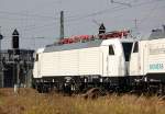 Die wei�e Siemens ES 64 F4/E 189-821 (91 80 6189 821-2 D-PCW Class 189-VE) am 18.10.11 abgestellt am ehemligen G�terbahnhof Berlin-Moabit.
