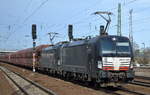 DB Cargo mit den beiden MRCE Vectrons 193 611-1 + 193 615-2 und einem Erzzug am 22.03.17 Bf.