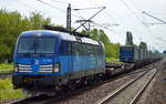 CD Cargo mit der 383 005-6 und KLV-Zug (LKW WALTER Trailer)am 11.07.17 Bf.