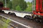 Zwei Drehgestell-Container-Tragwagen vom Einsteller AAEC, der hintere tr�gt die Nr.