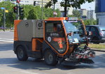 Ein Kehrfahrzeug der Berliner Stadtreinigung(BSR KW 265), ein Nilfisk Typ CITY RANGER 3500 am 08.06.16 Berlin-Marzahn.