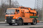 MB AXOR 1824 Abwasser Spül-u. Entsorgungsfahrzeug der Berliner Stadtreinigung (BSR BS 011) am 13.12.16 Berlin-Marzahn.