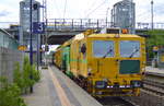Die neue moderne Plasser & Theurer Weichen- und Gleisinstandhaltungsmaschine Unimat 09-475/4S N-Dynamic der BUG Verkehrsbau AG am 06.07.17 Durchfahrt BF.
