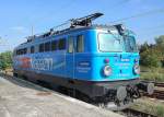 91 80 1042 520-8, die sch�ne blaue ehemalige �sterrreichische Lok mit dem GeraMond Logo (LOK Magazin)stand �berraschend auch am Rande des Bahnhofsfestes in Berlin-Lichtenberg ob extra f�rs Fest oder aus anderen Gr�nden ist mir unbekannt, 03.10.10 