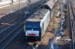 MRCE Dispolok ES 64 F4-803 (91 80 6189 803-0 D-DISPO, Siemens Bj.2011) für CTL tätig mit langem Ganzzug Schiebewandwagen am 06.02.14 Richtung Berlin-Spandau unterhalb der Beusselbrücke