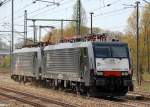 Die auch noch relativ neue MRCE Dispolok E 189-285 / ES 64 F4-285 (91 80 6189 285-0 D-DISPO, Bj.2009) im Dieste von CTL gezogen von ES 64 F4-201 am 24.04.10 Bhf.