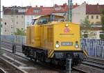 DB Netzinstandsetzung mit 203 303-3 (92 80 1203 303-3 D-DB, LEW Bj.1974) Richtung Berlin-Westhafen, 15.10.10 Berlin-Weding.