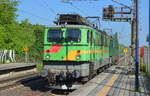 EGP Doppeltraktion 142 ???-? + 142 133-8 am 19.05.17 Durchfahrt Bf.