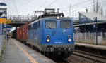 EGP 139 285-1 mit Containerzug am 19.01.18 Bf. Berlin-Hohenschönhausen.