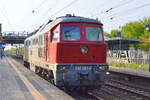 EKO Trans mit der 242 001-6 bei der Durchfahrt Bf. Berlin-Hohenschönhausen. 