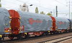 Noch ganz neue Drehgestell-Flachwagen mit Schiebeplane für Stahlcoil-Transporte vom Einsteller ERMEWA, im Bild der Wagen mit der Nr.