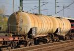 Zwei franz�sische Kesselwagen vom Einsteller ERMEWA am 31.10.09 Bhf.