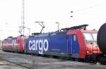 Hier fuhr HGK 145-CL 014 mit Re 482 008-0 als Doppeltraktion mit Kesselwagenzug im Bhf.